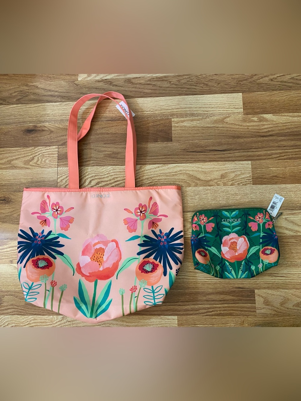 Clinique Pink Floral Tote with Green Floral Cosmetic Pouch NWT - Picture 2 of 13